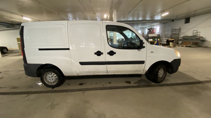 745377-6 Fiat Doblò Cargo Maxi 1.3 JTD - 2008 - FCY863