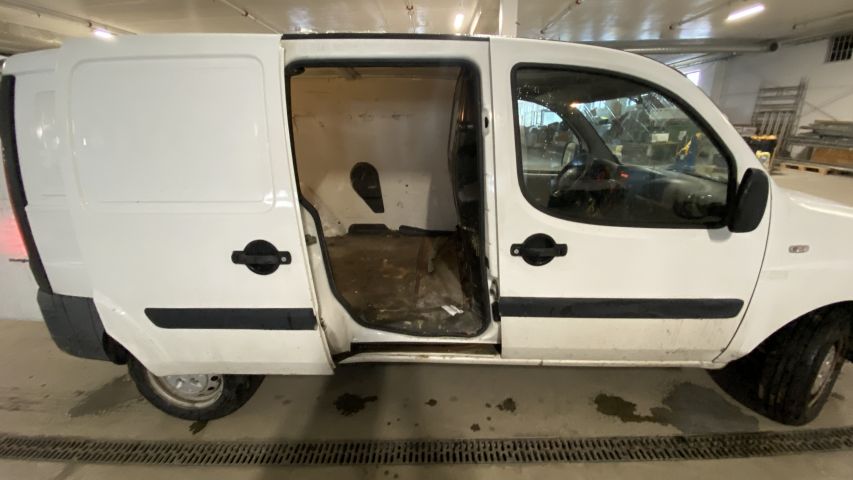 745377-24 Fiat Doblò Cargo Maxi 1.3 JTD - 2008 - FCY863