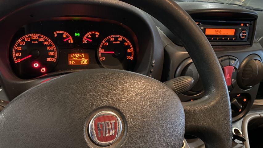 745377-35 Fiat Doblò Cargo Maxi 1.3 JTD - 2008 - FCY863