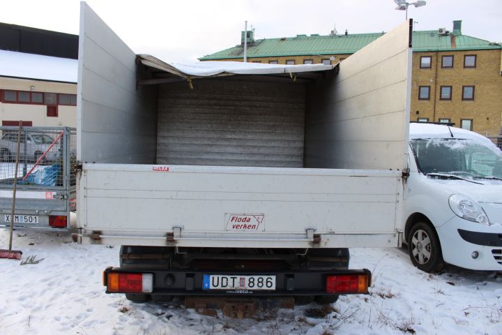 757572-4 Iveco Daily 2.8D Chassis, 2004, 143 hp (223778 km) -2004, New Info