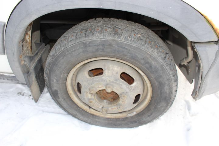 757572-8 Iveco Daily 2.8D Chassis, 2004, 143 hp (223778 km) -2004, New Info