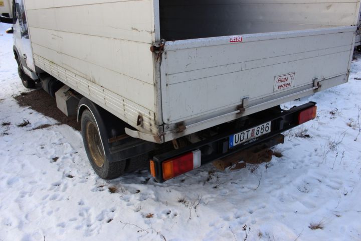 757572-13 Iveco Daily 2.8D Chassis, 2004, 143 hp (223778 km) -2004, New Info