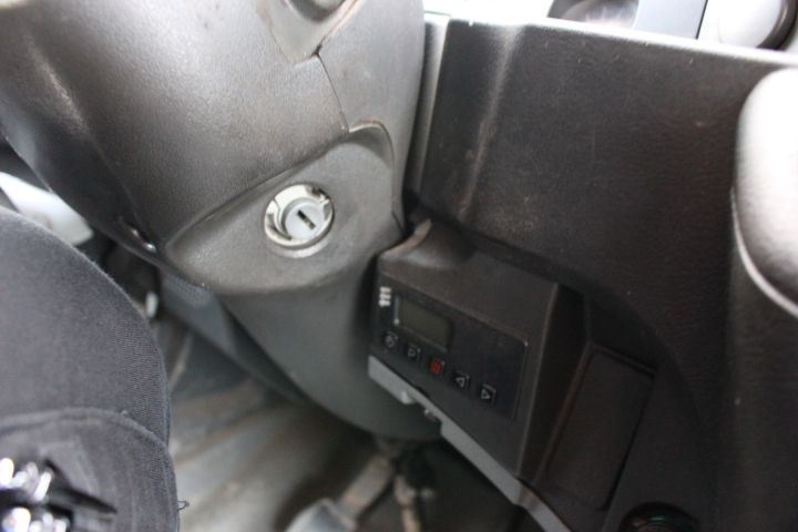 757572-27 Iveco Daily 2.8D Chassis, 2004, 143 hp (223778 km) -2004, New Info