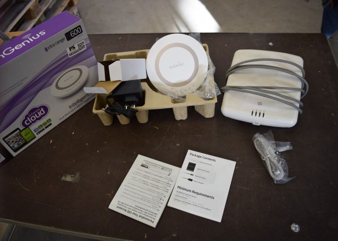 685454-2 Router from "EnGenius" + HP MRLBB-1001