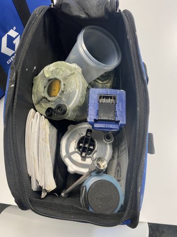 745372-8 Handhållen högtrycksspruta med tillbehör - Graco Ultra HH Cordless