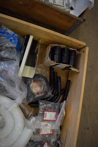 685518-5 Pall med installationsmaterial för el