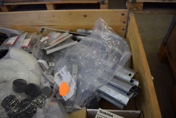 685518-8 Pall med installationsmaterial för el