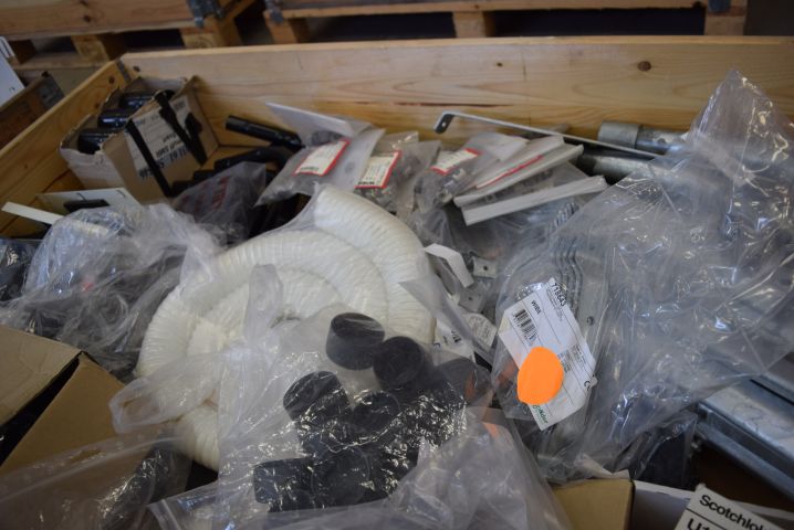 685518-9 Pall med installationsmaterial för el