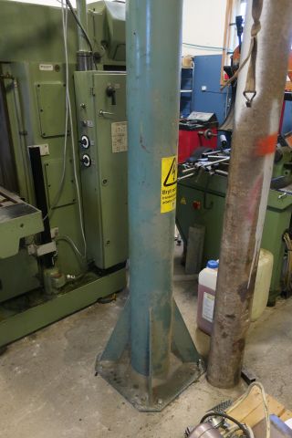 758103-7 Swinging crane with GIS chain counting