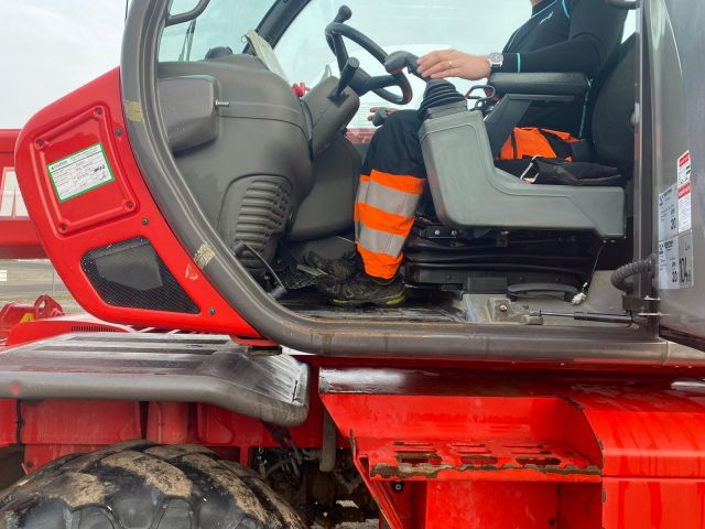 758114-6 Telescopic loader Manitou MRT2150P +