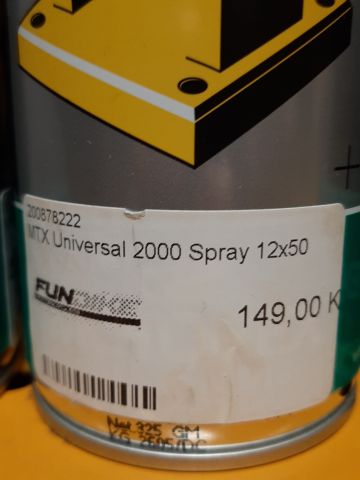 746253-6 Lot with oil, spray, lubrication etc.
