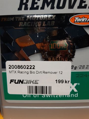 746253-9 Lot with oil, spray, lubrication etc.