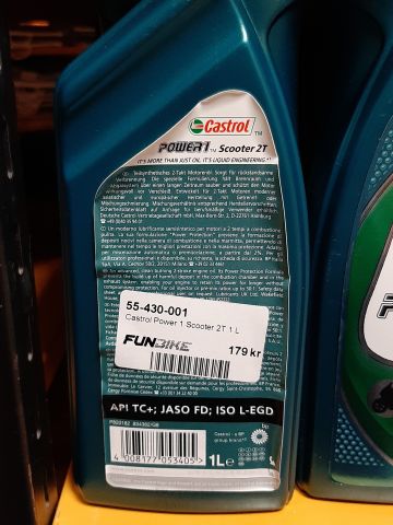 746253-12 Lot with oil, spray, lubrication etc.