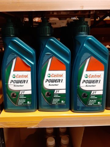 746253-13 Lot with oil, spray, lubrication etc.