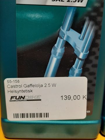 746253-19 Lot with oil, spray, lubrication etc.