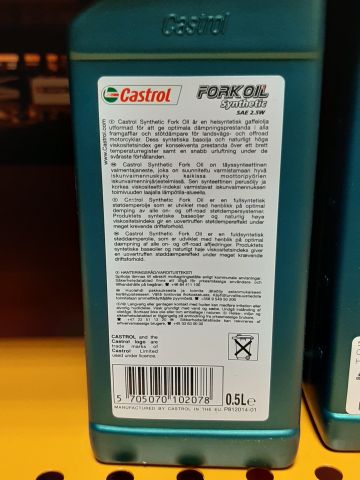 746253-21 Lot with oil, spray, lubrication etc.