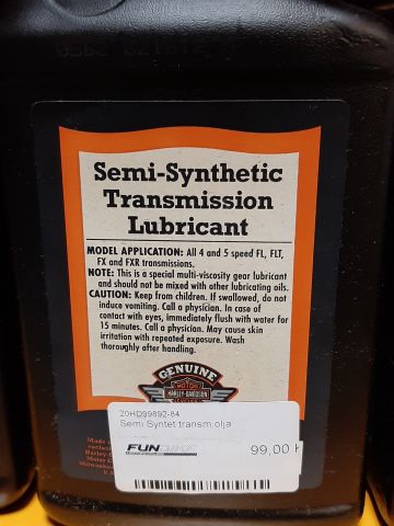 746253-31 Lot with oil, spray, lubrication etc.