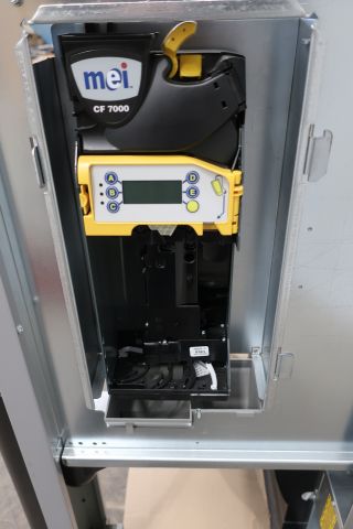 757833-5 Vending machine Necta Snakky
