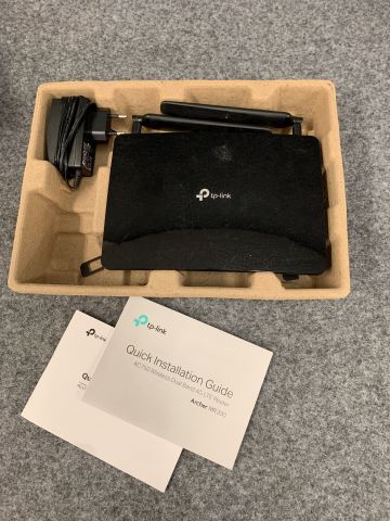 716073-16 Laptop Asus TP501U (touch screen / i5 2.3GHz / 8GB / 118GB / Win10) and 4G router