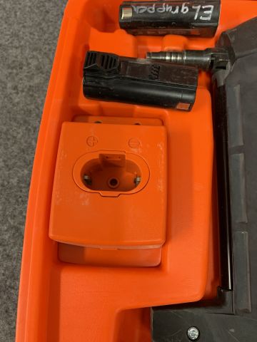 716216-4 Gas-powered bolt gun Spit Pulsa 700P