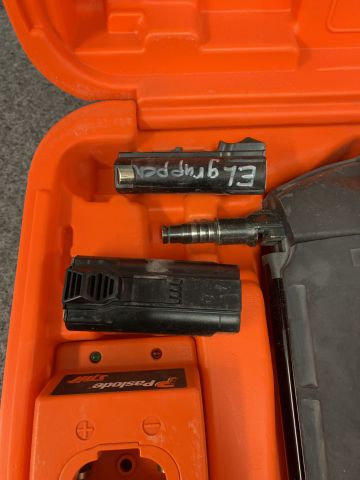 716216-5 Gas-powered bolt gun Spit Pulsa 700P