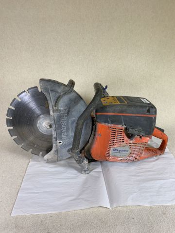 747194-3 Husqvarna X-Torq Cutting Machine