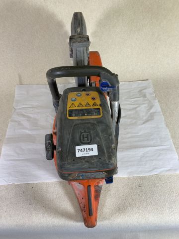 747194-4 Husqvarna X-Torq Cutting Machine