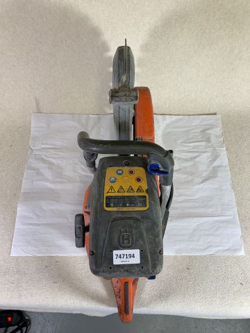 747194-5 Husqvarna X-Torq Cutting Machine