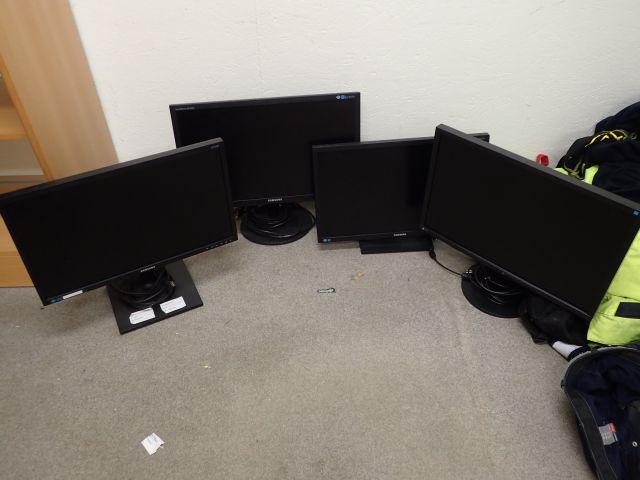 Computer screens - PS Auction - We value the future - Largest in net ...