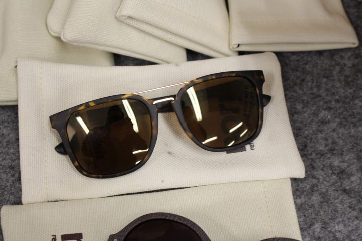 759935-9 Bows & Sunglasses