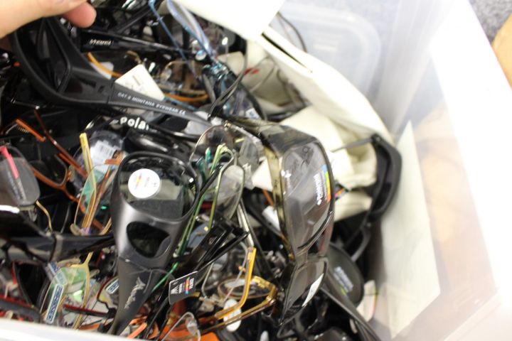 759935-15 Bows & Sunglasses