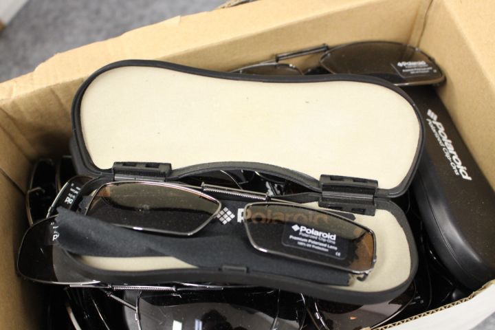 759935-27 Bows & Sunglasses