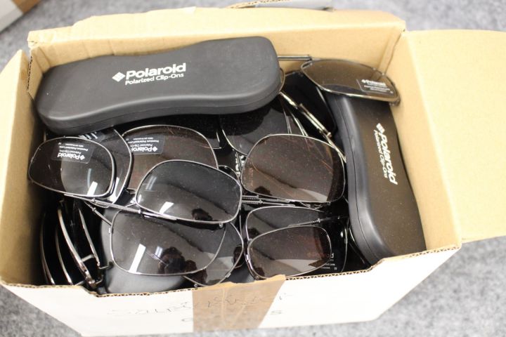 759935-28 Bows & Sunglasses