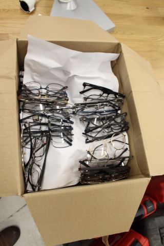 759935-30 Bows & Sunglasses