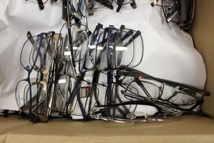 759935-32 Bows & Sunglasses