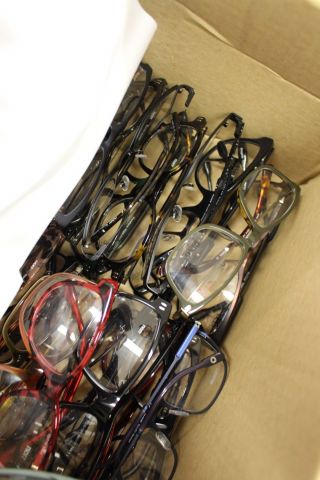 759935-35 Bows & Sunglasses