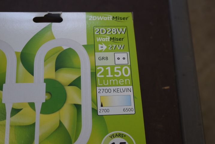 685587-2 Lamps 4pcs GE WattMiser F28W2D / 827