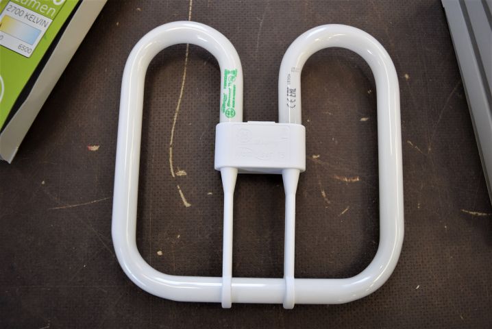 685587-3 Lamps 4pcs GE WattMiser F28W2D / 827