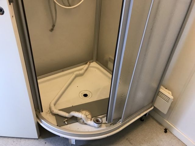 758861-5 Staff shed with sheet metal facade