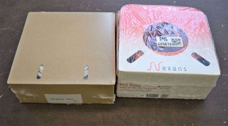 685692-1 Connection cable and installation cable