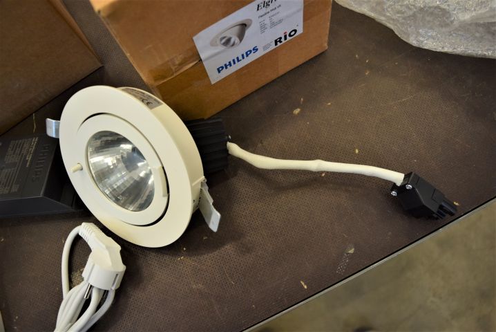 685717-4 Lysarmaturer 3st Elgross'n Flexible Midi Vit C70E