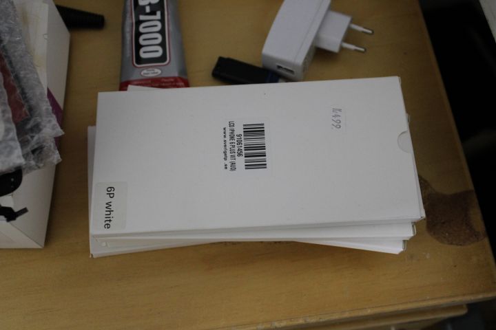 746265-31 Workplaces with spare parts, tools and electronics - Mobile & computer