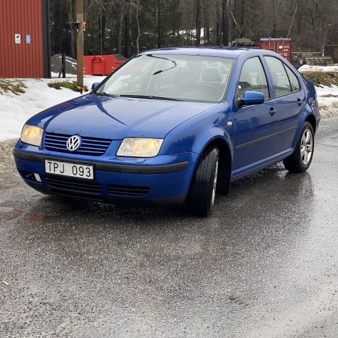661515-1 Volkswagen BORA 1.6, 2002 - Reg. No: TPJ093 - Renovation object
