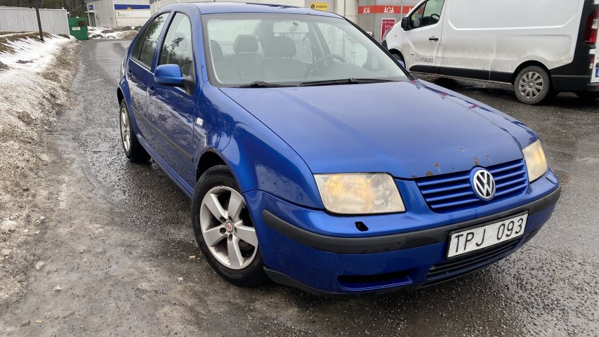 661515-7 Volkswagen BORA 1.6, 2002 - Reg. No: TPJ093 - Renovation object