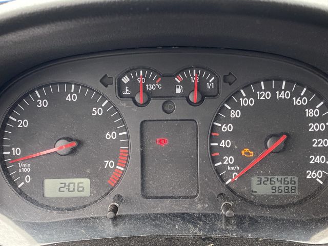 661515-23 Volkswagen BORA 1.6, 2002 - Reg. No: TPJ093 - Renovation object