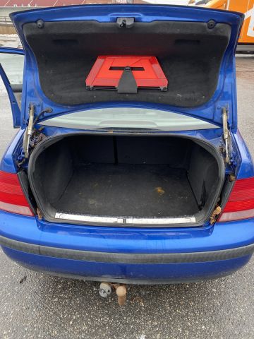 661515-37 Volkswagen BORA 1.6, 2002 - Reg. No: TPJ093 - Renovation object