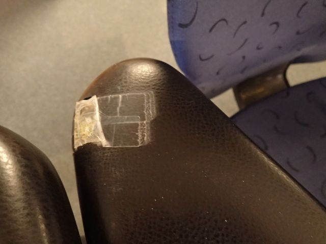 752845-3 2 office chairs Kinnarps