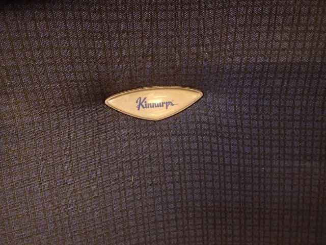 752845-6 2 office chairs Kinnarps