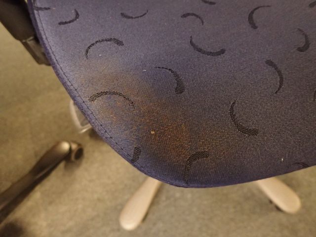 752845-8 2 office chairs Kinnarps