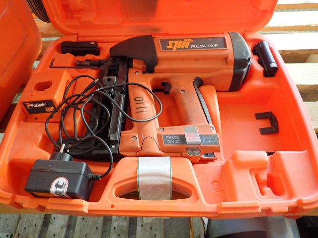 755119-1 Bolt pistol SPIT PULSA 700P